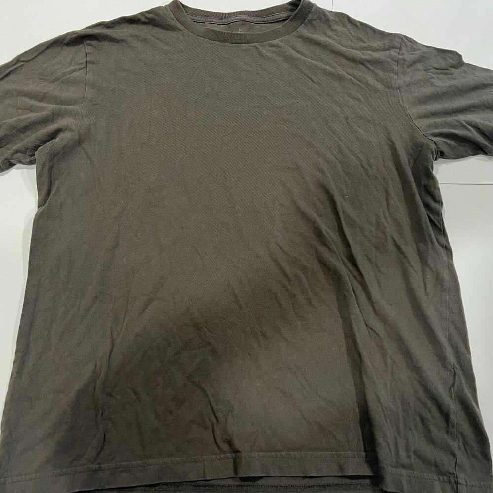 Basic Olive Green tshirt Men Size L